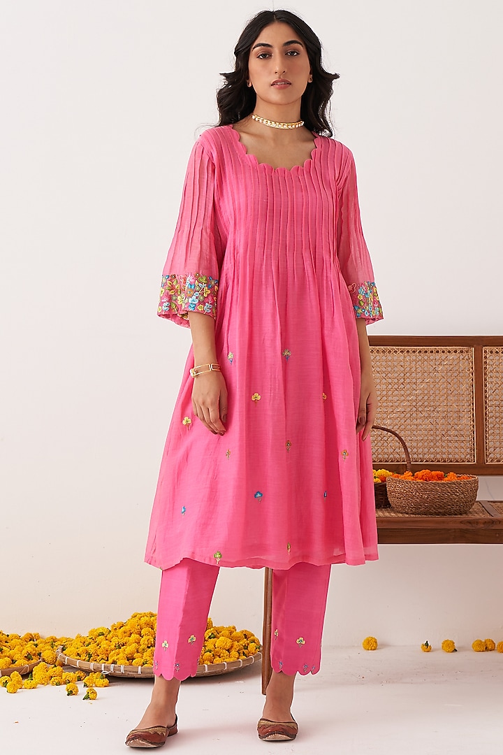 Pink Mal Embroidered Kurta Set by Shipraa Grover