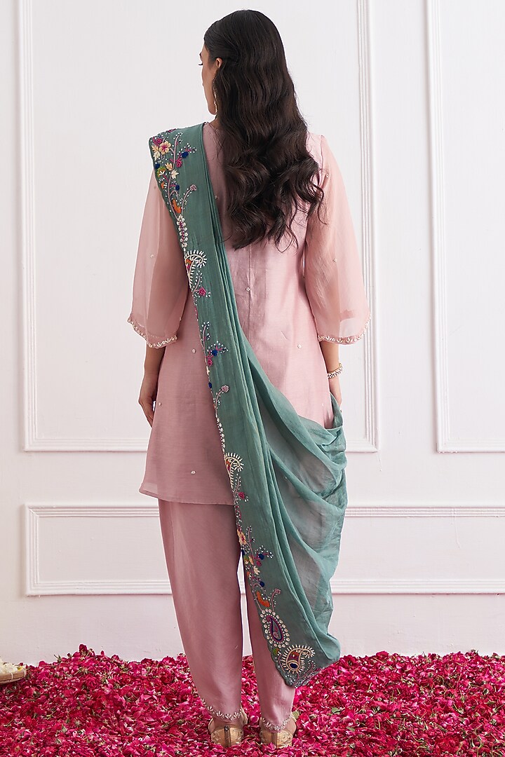 Women Pink Chanderi Hand embroidered & Lace Detailed Kurta with Pant & Dupatta
