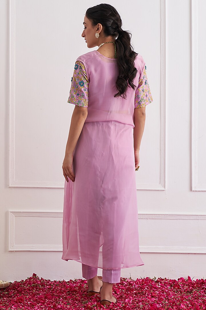 Lavender Organza Cape Set by Shipraa Grover at Pernia's Pop Up Shop