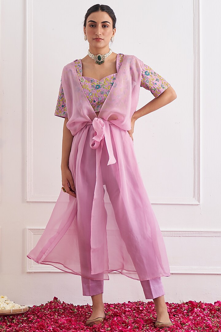 Lavender Organza Cape Set by Shipraa Grover at Pernia's Pop Up Shop