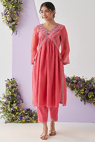 Pink Mul Chanderi Embroidered Kurta Set by Shipraa Grover