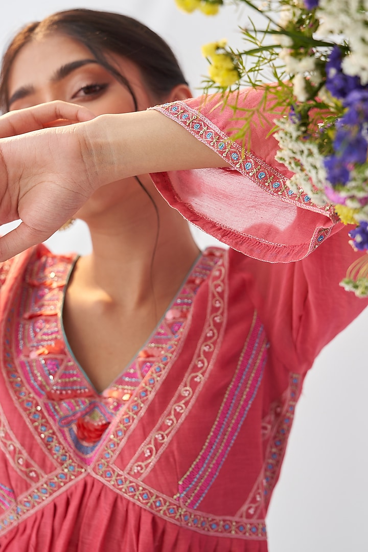 Pink Mul Chanderi Embroidered Kurta Set by Shipraa Grover at Pernia's Pop Up Shop