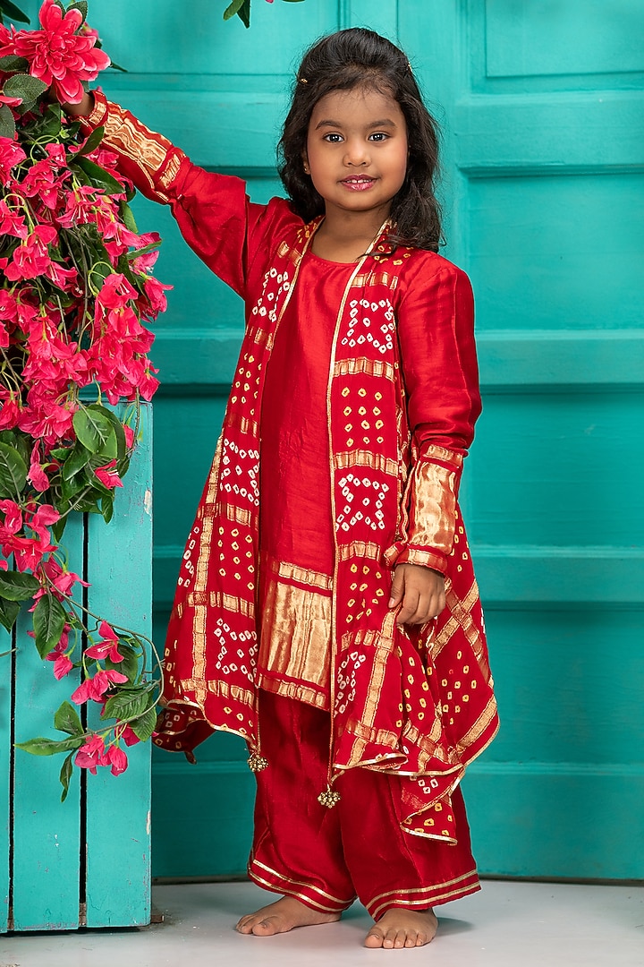 Red Silk & Gharchola Kurta Set For Girls by SHRUTI JALAN at Pernia's Pop Up Shop