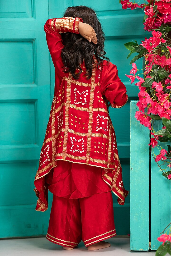 Red Silk & Gharchola Kurta Set For Girls by SHRUTI JALAN at Pernia's Pop Up Shop