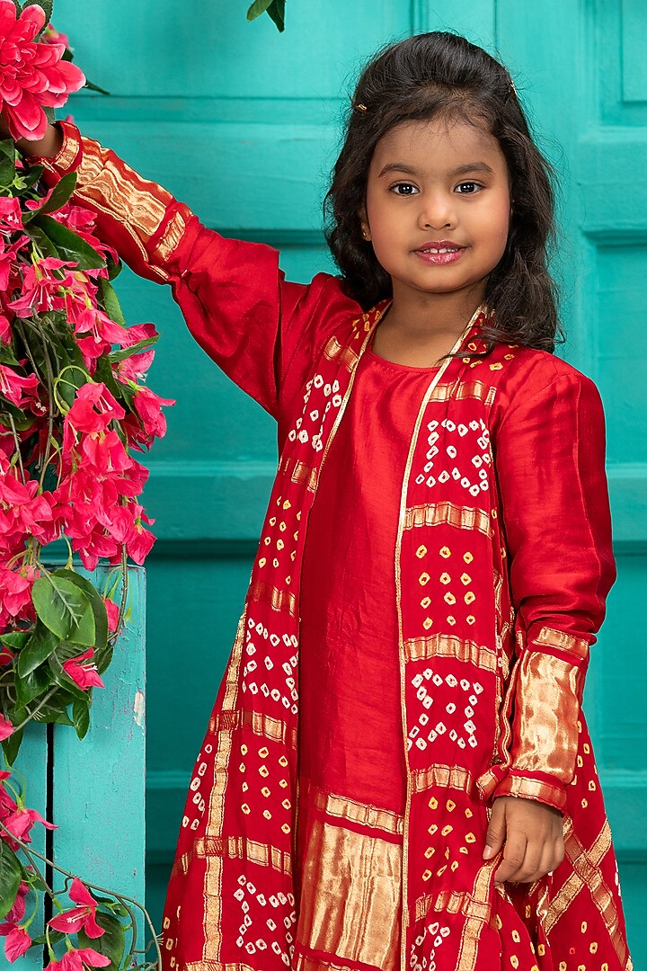 Red Silk & Gharchola Kurta Set For Girls by SHRUTI JALAN at Pernia's Pop Up Shop