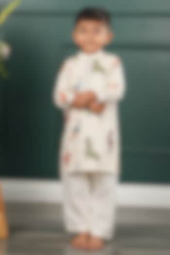 Cream Mal Embroidered Kurta Set For Boys by SHRUTI JALAN at Pernia's Pop Up Shop