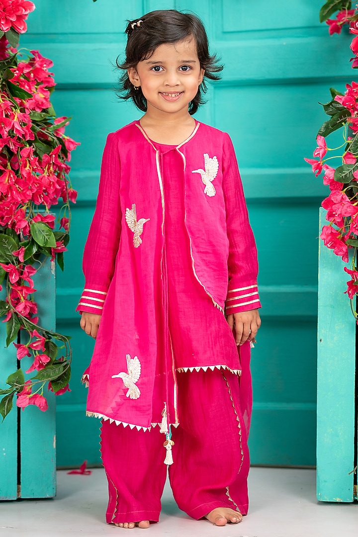 Rani Pink Chanderi Kurta Set For Girls by SHRUTI JALAN at Pernia's Pop Up Shop