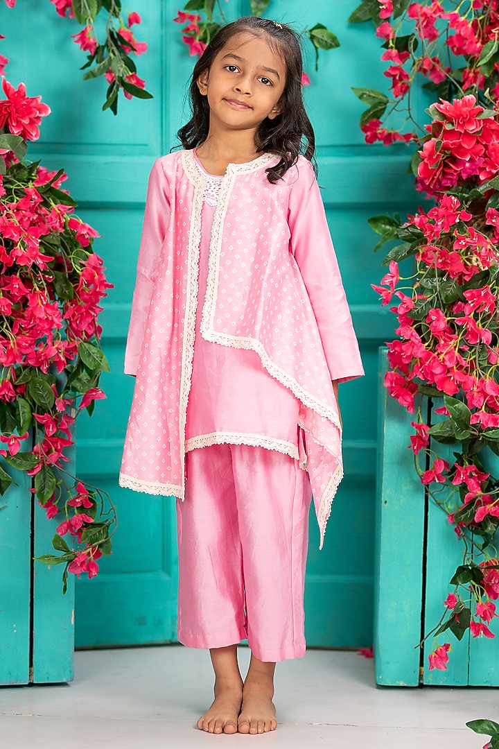 Pink Chanderi Kurta Set For Girls by SHRUTI JALAN at Pernia's Pop Up Shop