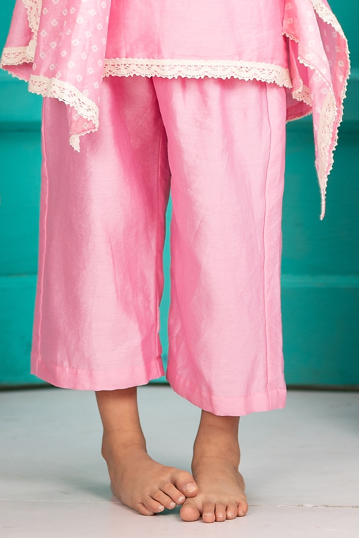 Pink Chanderi Kurta Set For Girls by SHRUTI JALAN at Pernia's Pop Up Shop
