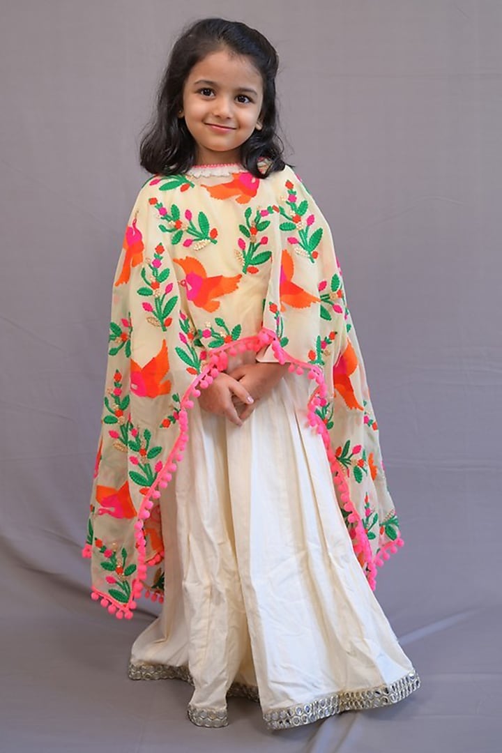 Off-White & Cream Georgette Embroidered Cape Set by SHRUTI JALAN at Pernia's Pop Up Shop