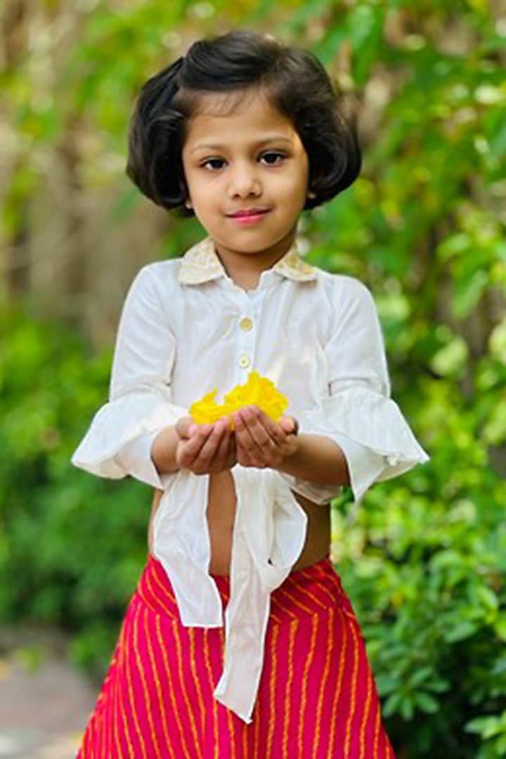 Coral Kota Leheriya Skirt Set For Girls by SHRUTI JALAN at Pernia's Pop Up Shop
