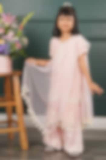 Pink Georgette Embroidered Kurta Set For Girls by SHRUTI JALAN at Pernia's Pop Up Shop