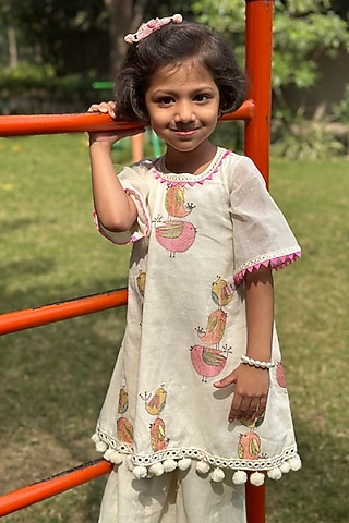 Cream Cotton Chanderi Thread Embroidered Kurta Set For Girls by SHRUTI JALAN
