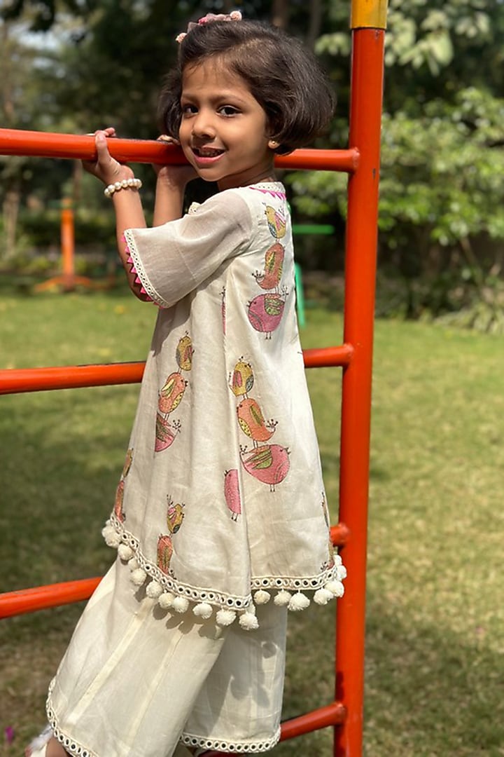 Cream Cotton Chanderi Thread Embroidered Kurta Set For Girls by SHRUTI JALAN at Pernia's Pop Up Shop