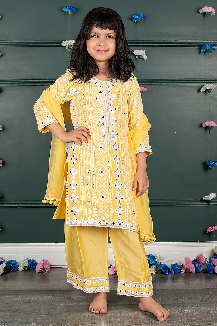 Yellow Georgette & Shantoon Embroidered Kurta Set For Girls by SHRUTI JALAN at Pernia's Pop Up Shop