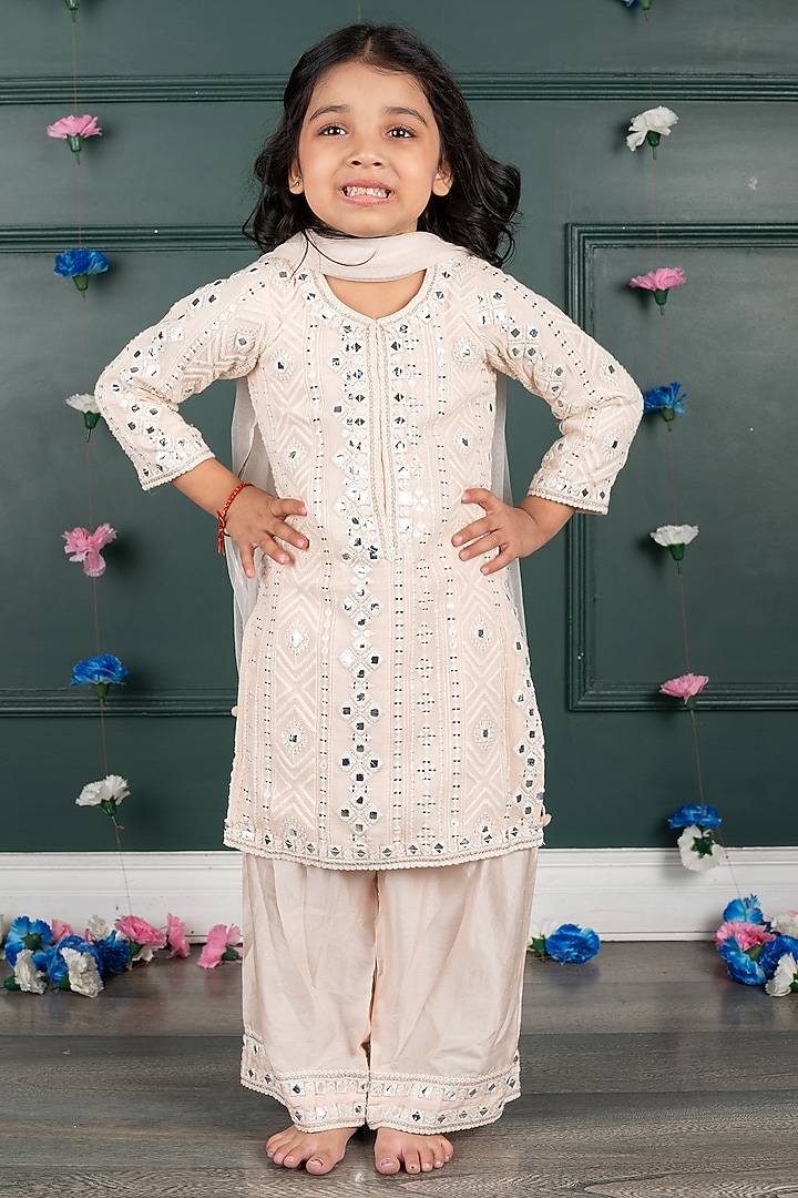 Soft Pink Georgette & Shantoon Embroidered Kurta Set For Girls by SHRUTI JALAN at Pernia's Pop Up Shop
