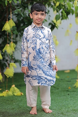 Blue & White Linen Printed Kurta Set For Boys by SHRUTI JALAN