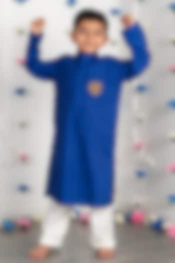 Royal Blue Cotton Silk Embroidered Kurta Set For Boys by SHRUTI JALAN at Pernia's Pop Up Shop
