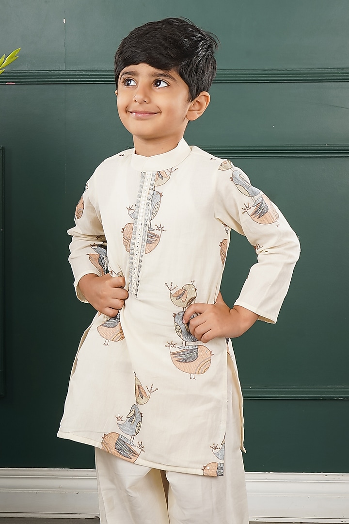 Cream Mal & Chanderi Embroidered Kurta Set For Boys by SHRUTI JALAN at Pernia's Pop Up Shop