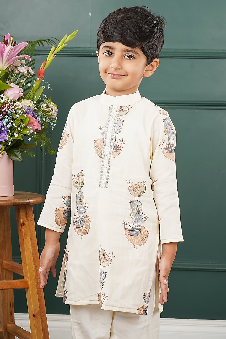 Cream Mal & Chanderi Embroidered Kurta Set For Boys by SHRUTI JALAN at Pernia's Pop Up Shop
