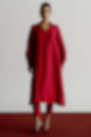 Cranberry Dupion Oversized Kurta Set by 431-88 By Shweta Kapur at Pernia's Pop Up Shop