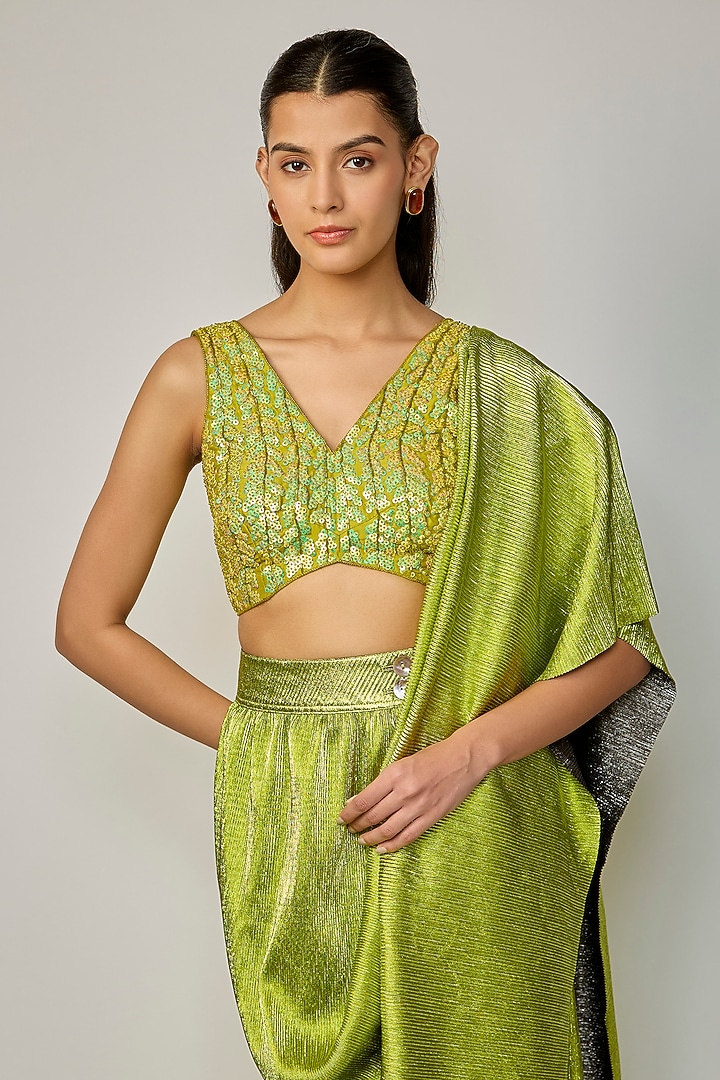 Kelly Green Pleated Fabric Pre-Stitched Wedding Saree by 431-88 By Shweta Kapur at Pernia's Pop Up Shop