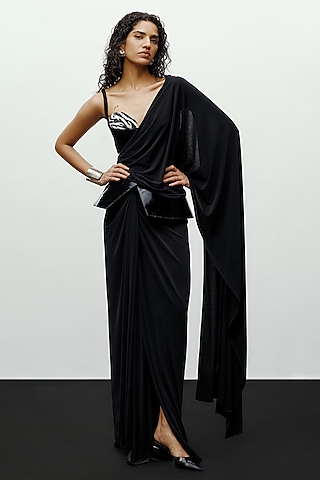 Black Fluid Stretch Jersey Asymmetrical Knot Pre-Stitched Saree by 431-88 By Shweta Kapur