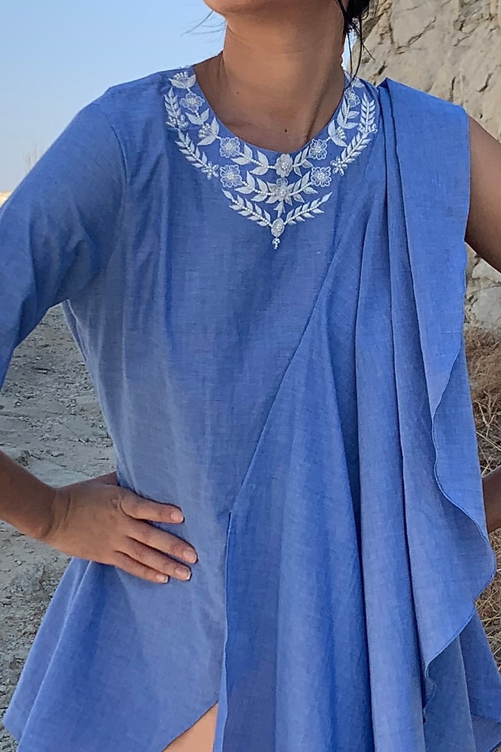 Blue Thread Embroidered Tunic by Shloka Sudhakar at Pernia's Pop Up Shop