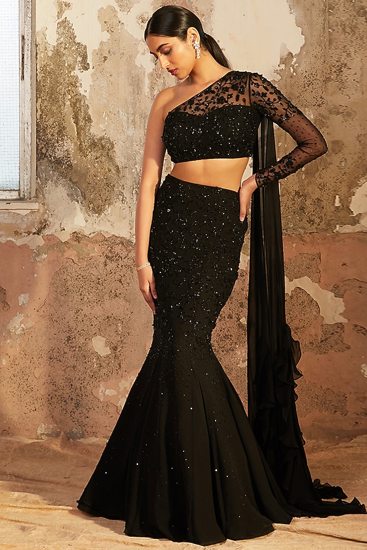 Black Embroidered Fishtail Skirt Set by SHLOKA KHIALANI at Pernia's Pop Up Shop