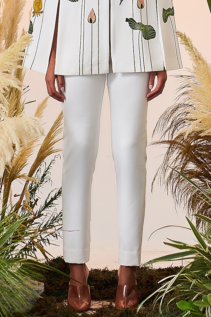 White Embroidered Cape Set by Shahin Mannan at Pernia's Pop Up Shop