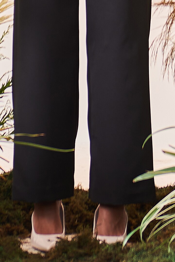 Black Embroidered Cape Set by Shahin Mannan at Pernia's Pop Up Shop