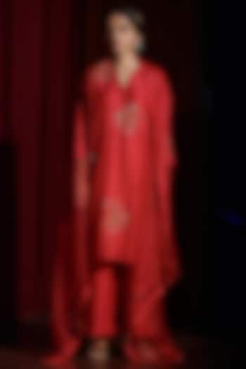 Berry Red Embroidered Kurta Set by Shikha Mehta at Pernia's Pop Up Shop