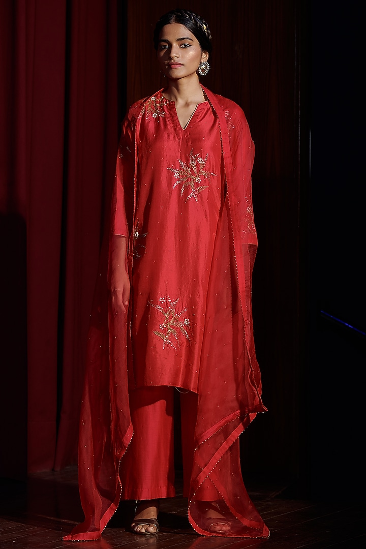 Berry Red Embroidered Kurta Set by Shikha Mehta at Pernia's Pop Up Shop