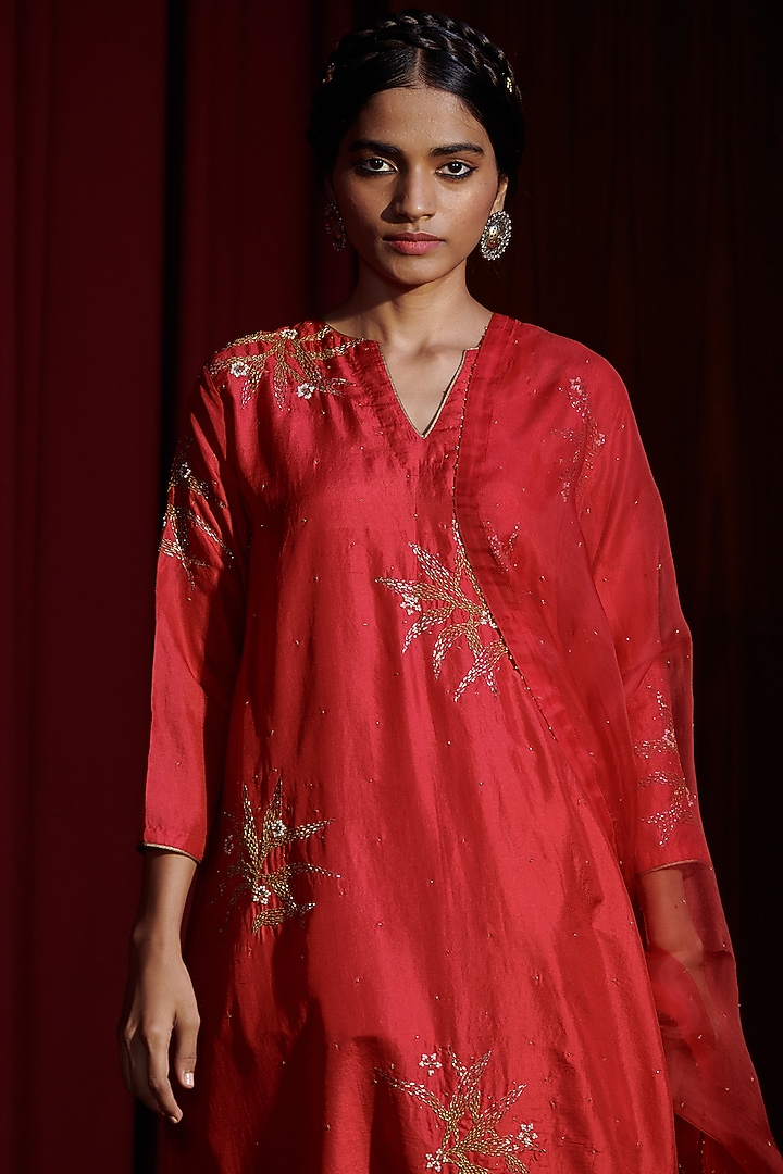 Berry Red Embroidered Kurta Set by Shikha Mehta at Pernia's Pop Up Shop