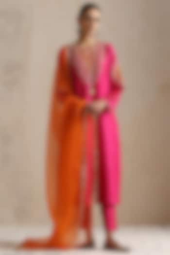 Pink Silk Thread Embroidered Kurta Set by Shikha Mehta at Pernia's Pop Up Shop