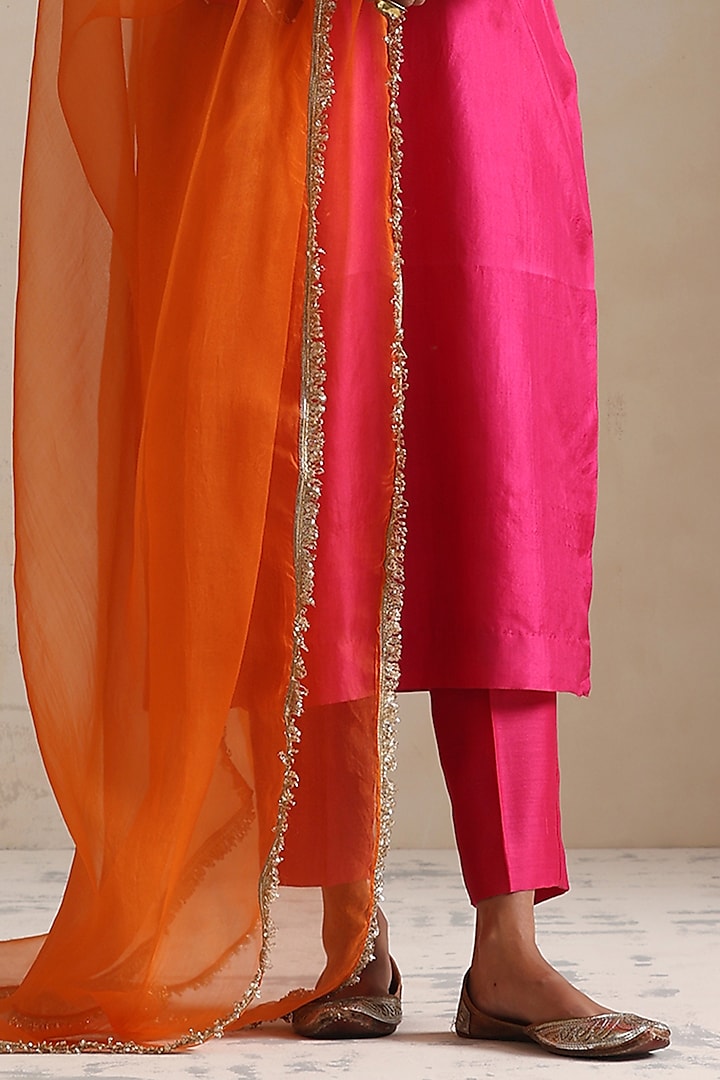 Pink Silk Thread Embroidered Kurta Set by Shikha Mehta at Pernia's Pop Up Shop