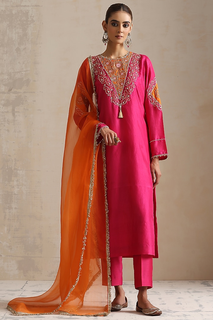 Pink Silk Thread Embroidered Kurta Set by Shikha Mehta at Pernia's Pop Up Shop