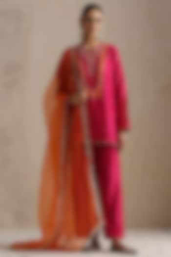 Pink Silk Chanderi Thread Embroidered Kurta Set by Shikha Mehta at Pernia's Pop Up Shop