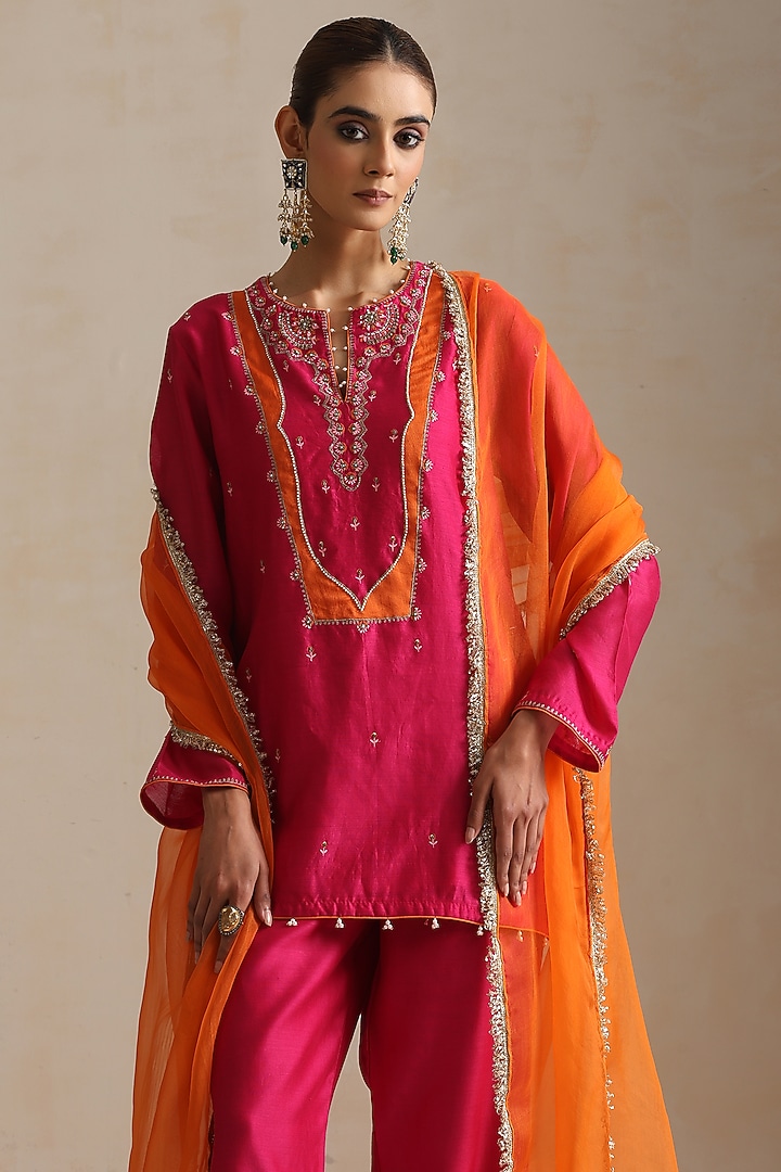 Pink Silk Chanderi Thread Embroidered Kurta Set by Shikha Mehta at Pernia's Pop Up Shop