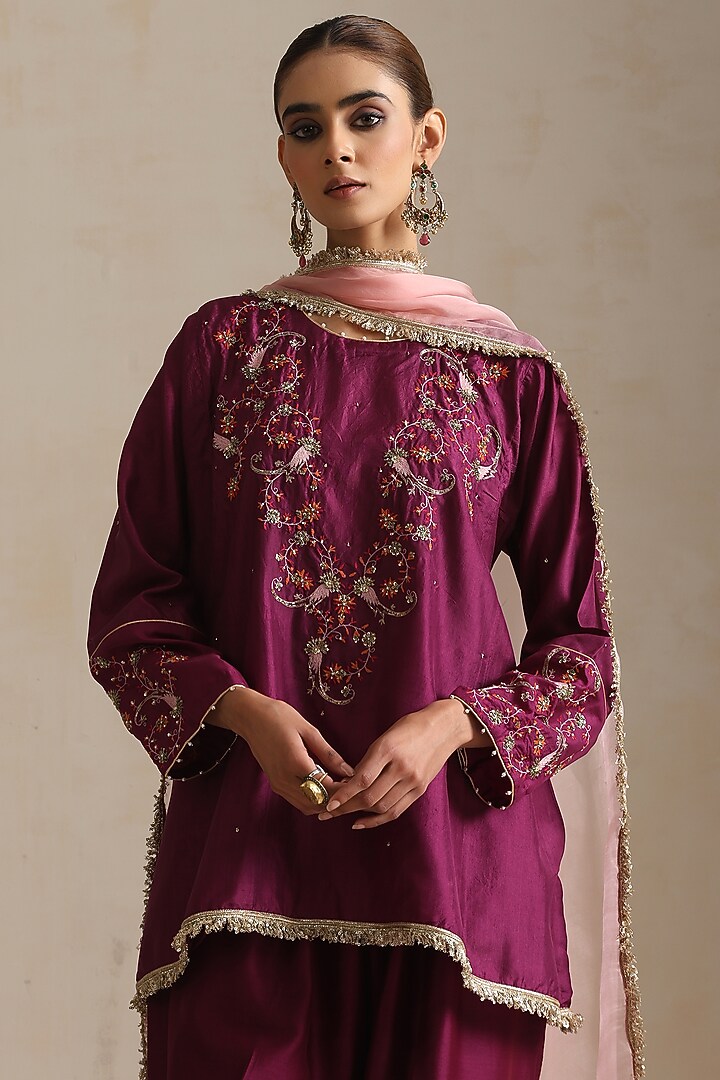 Purple Silk Thread Embroidered Kurta Set by Shikha Mehta at Pernia's Pop Up Shop