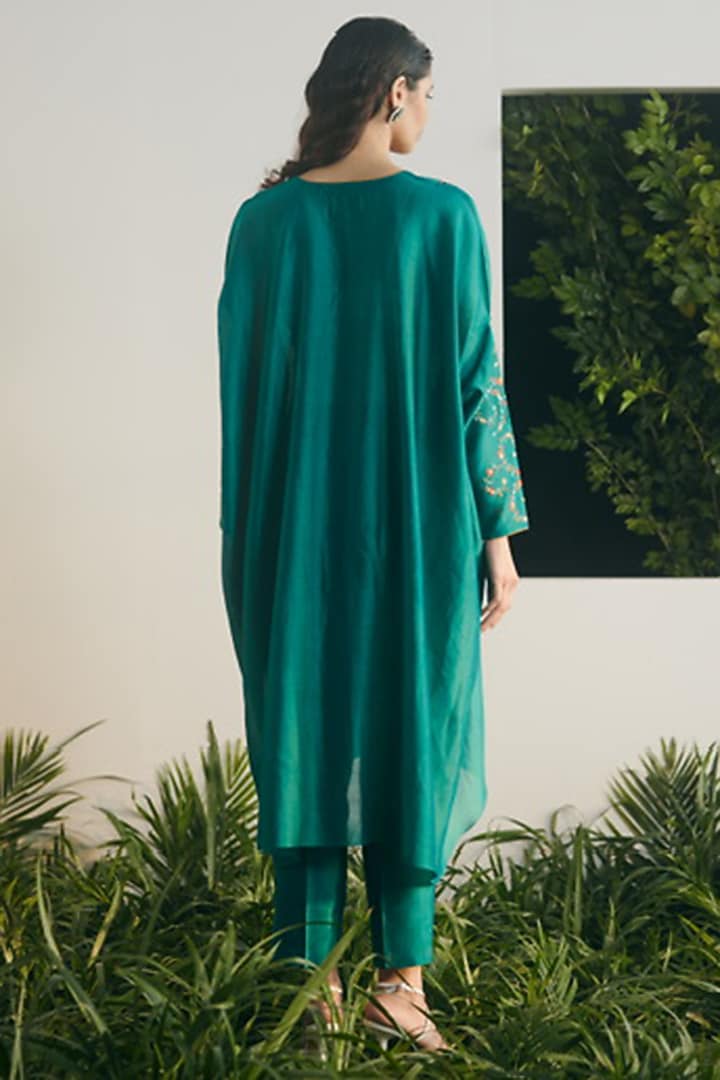 Emerald Silk Chanderi Embroidered Kaftan Set by Shikha Mehta at Pernia's Pop Up Shop