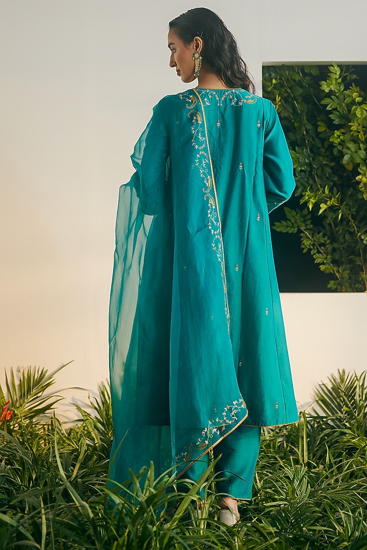 Emerald Silk Chanderi Embroidered Kalidar Kurta Set by Shikha Mehta at Pernia's Pop Up Shop