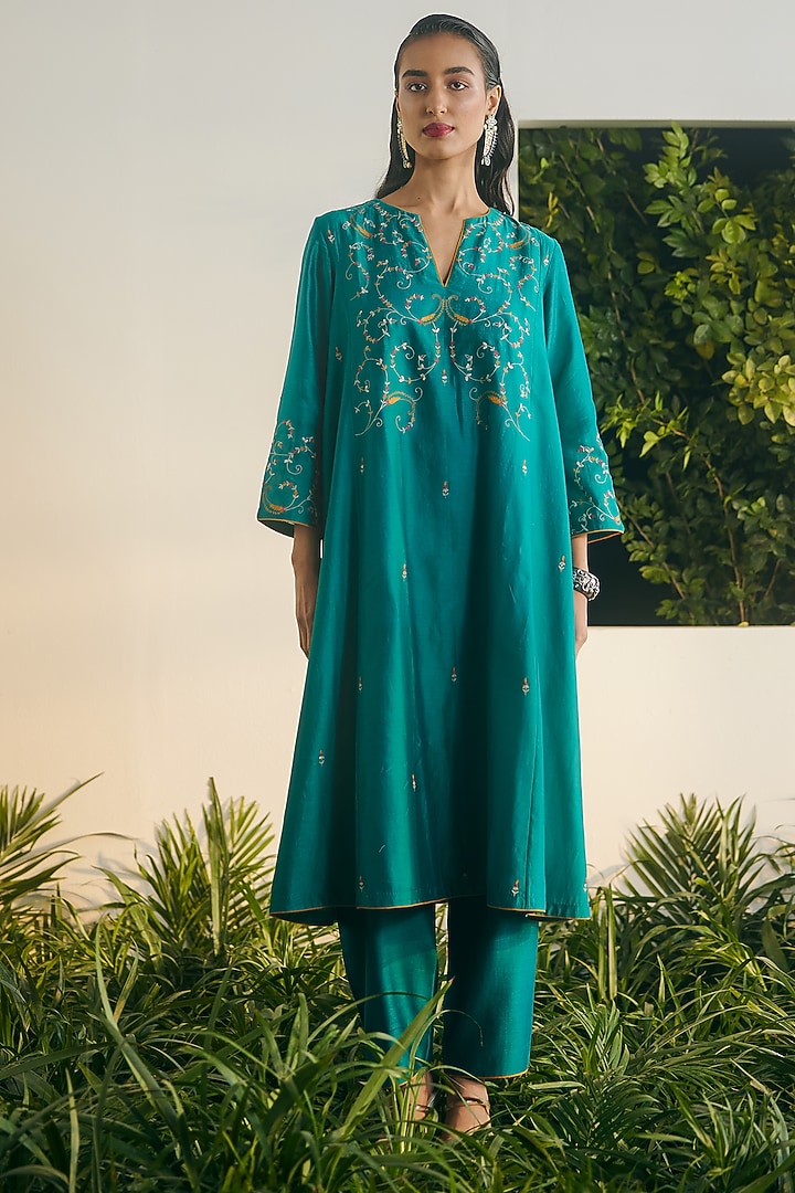 Emerald Silk Chanderi Embroidered Kalidar Kurta Set by Shikha Mehta at Pernia's Pop Up Shop