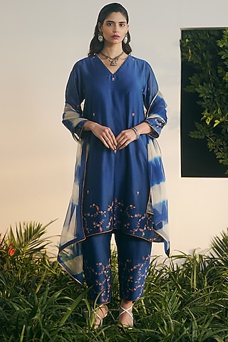 Cobalt Blue Silk Chanderi Embroidered Kurta Set by Shikha Mehta