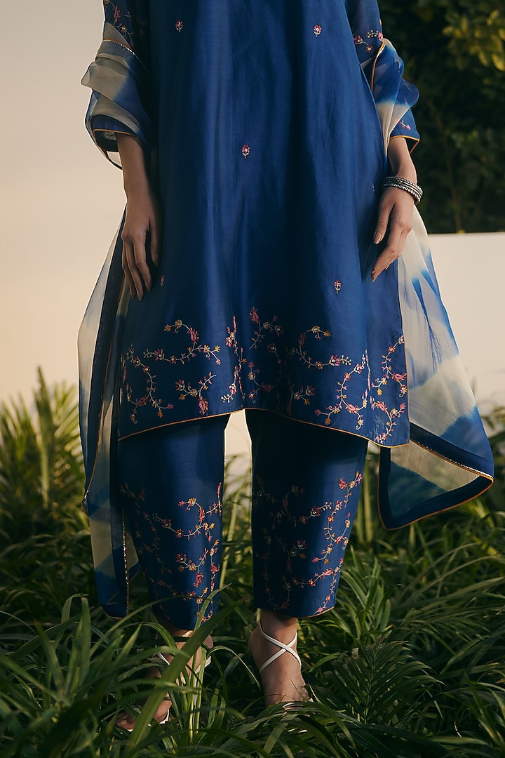 Cobalt Blue Silk Chanderi Embroidered Kurta Set by Shikha Mehta at Pernia's Pop Up Shop