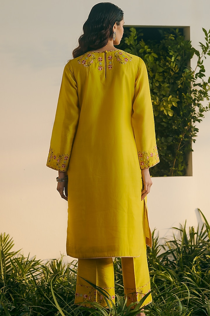 Yellow Silk Chanderi Thread Embroidered Straight Kurta Set by Shikha Mehta at Pernia's Pop Up Shop
