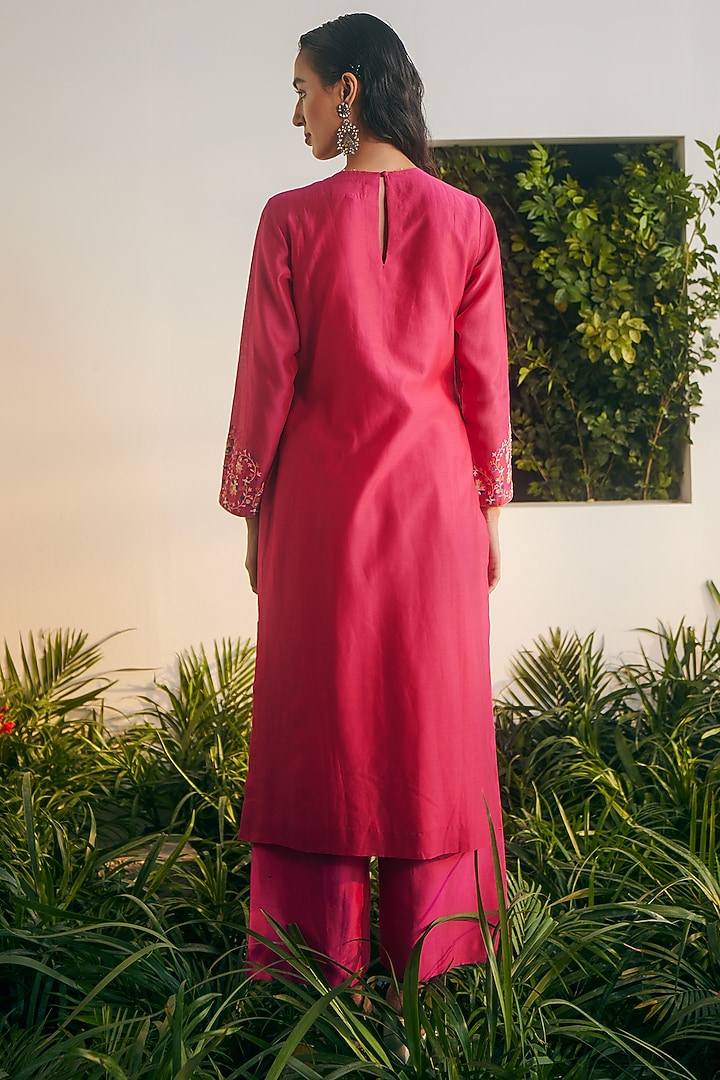 Fuchsia Silk Chanderi Embroidered Kurta Set by Shikha Mehta at Pernia's Pop Up Shop