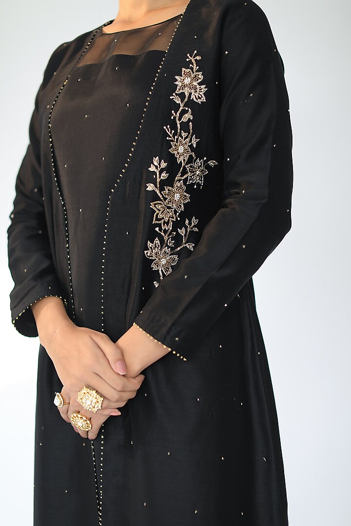 Black Dabka & Gold Beads Pant Set by Shikha Mehta at Pernia's Pop Up Shop