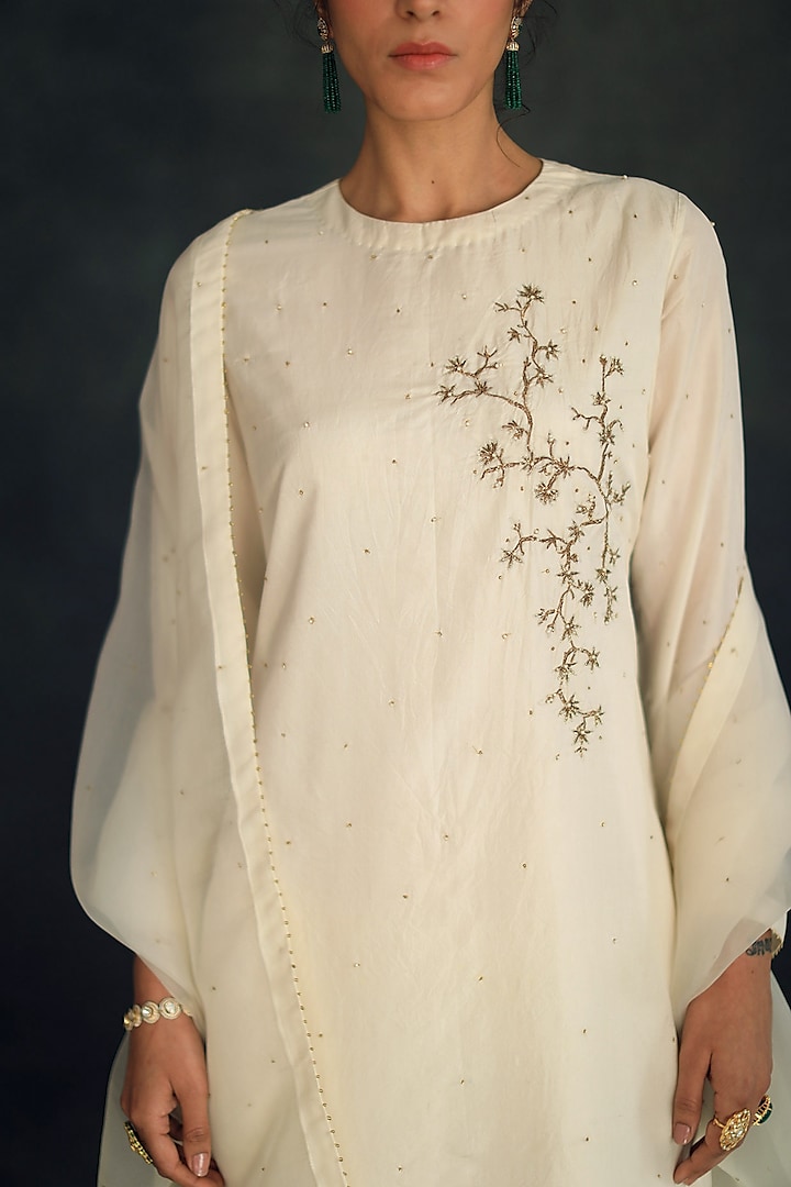 Ivory Gold Embroidered Kurta Set by Shikha Mehta at Pernia's Pop Up Shop