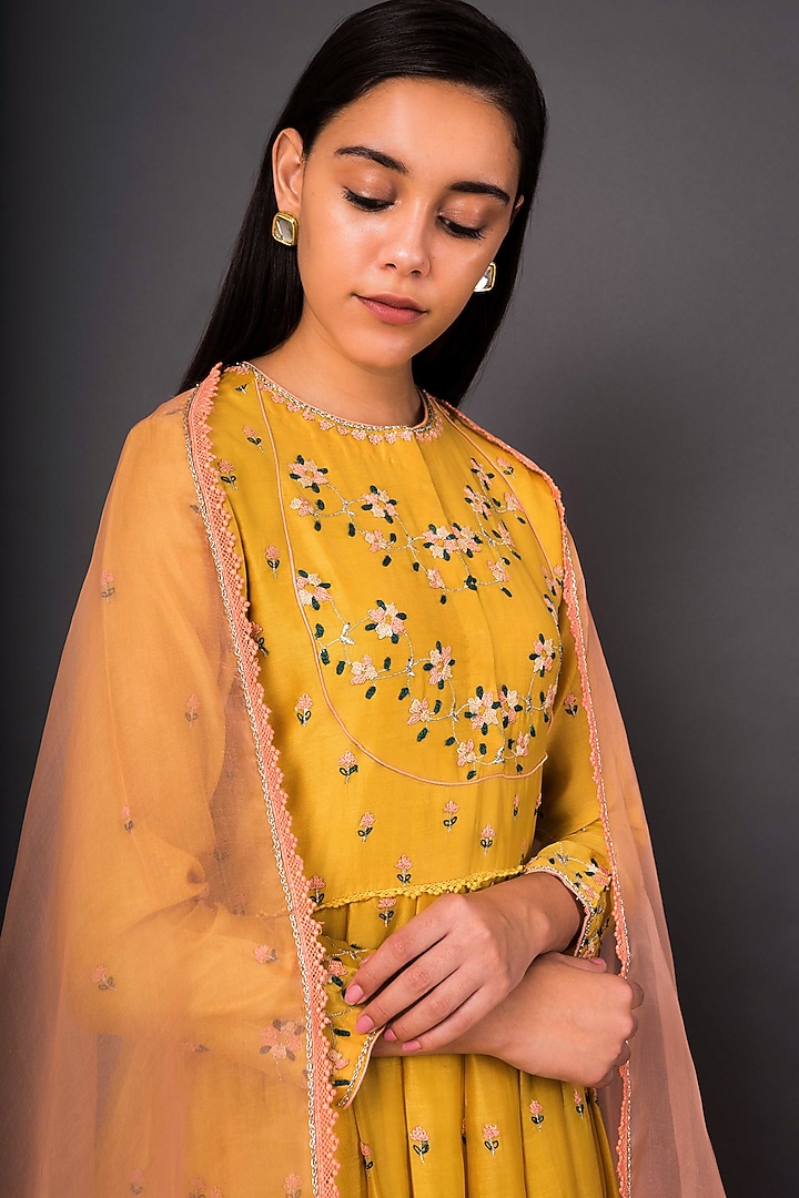 Mustard Yellow Embroidered Peshwa Kurta Set by Shikha Mehta at Pernia's Pop Up Shop